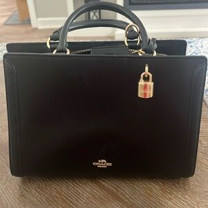 Black Coach handbag. Very good condition.